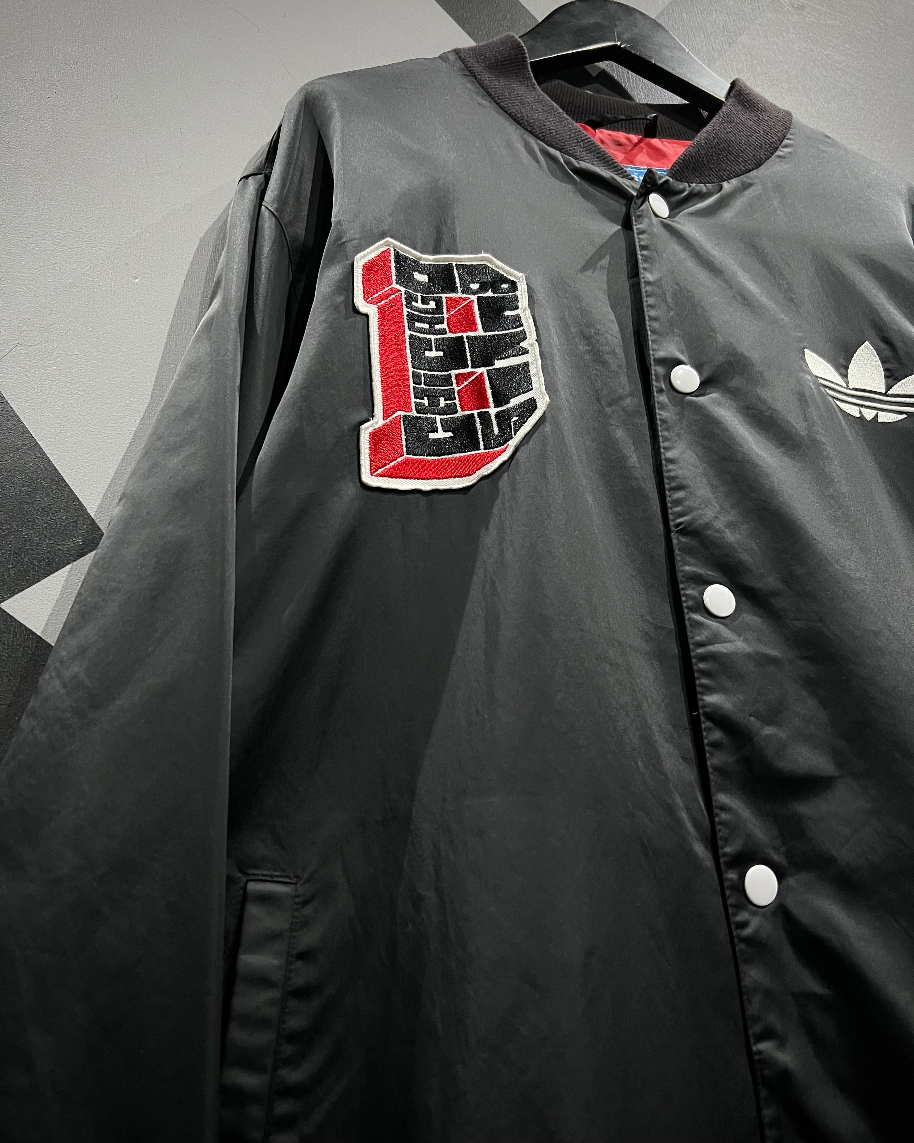 X VINTAGE】“adidas” “NBA” “CHICAGO BULLS” Wappen Design Loose