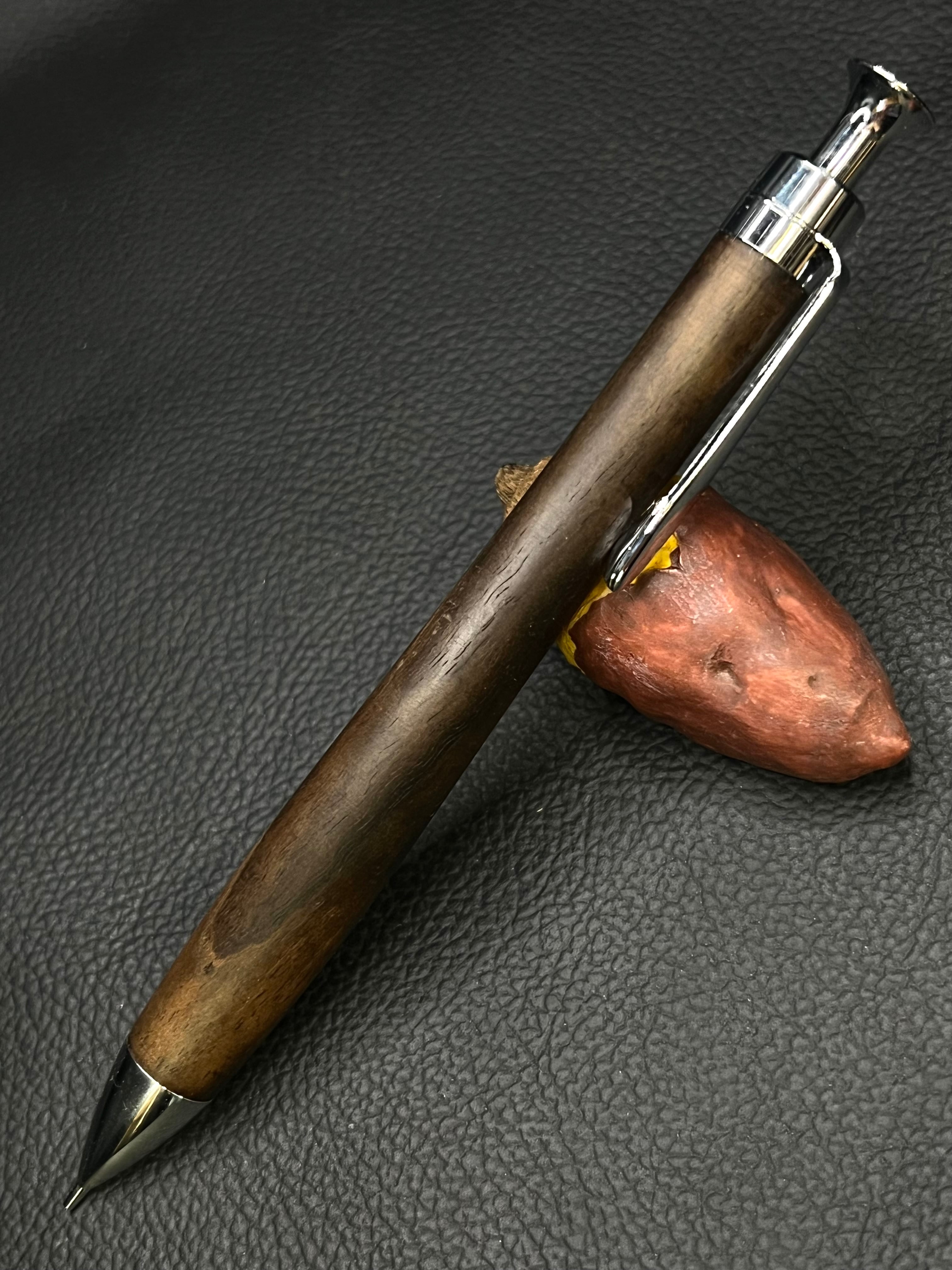 黒柿材の蓋物 690b38560f81031b13194df257229c