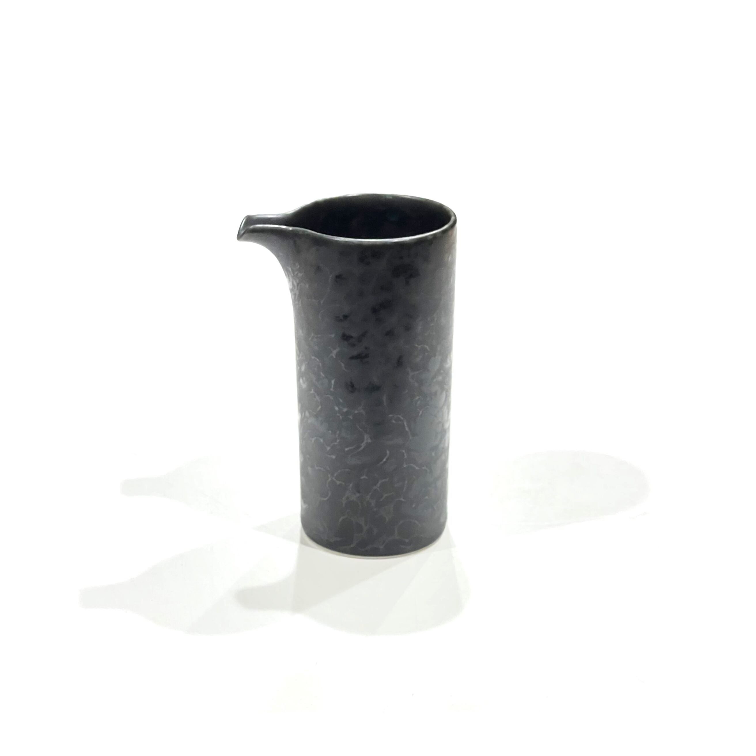 SALE】黒陶 ストレートピッチャー M (廃盤) | 24to3［西富陶磁器