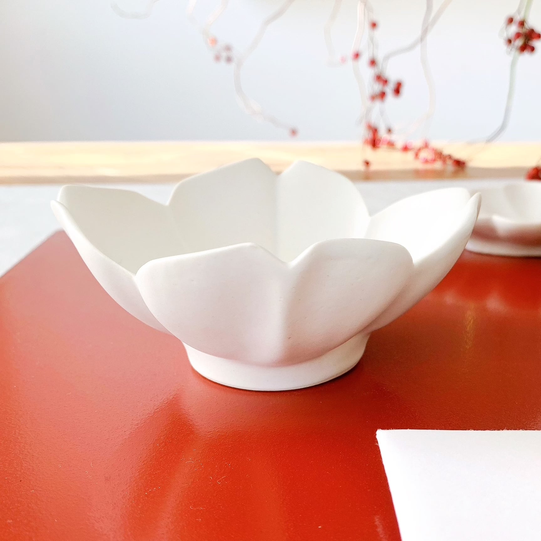 臼杵焼 稜花四弁小鉢 | Floraison Table フロレゾンテーブル