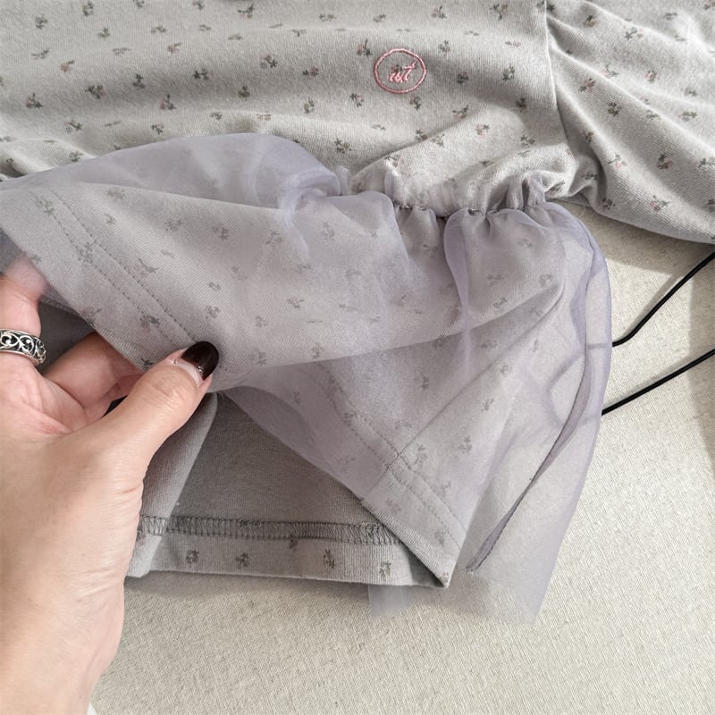 レース切り替えしフラワートップス