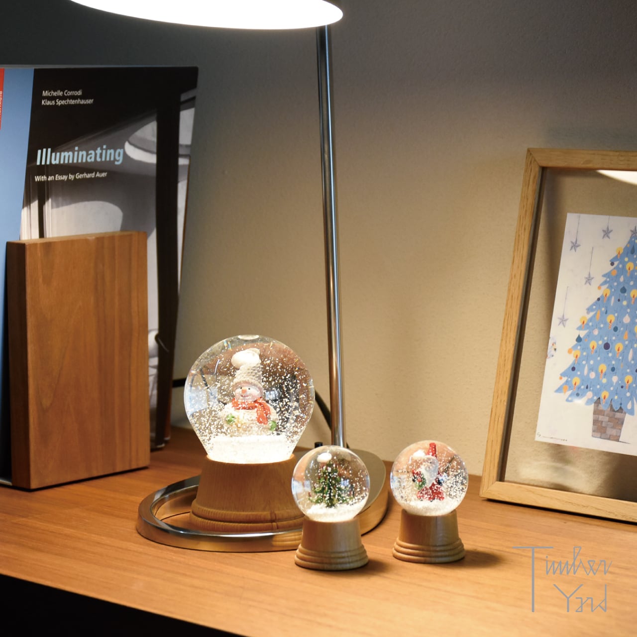 ONLINE限定】スノードーム / リースを持つサンタ / 木製台座 / Φ4.5cm