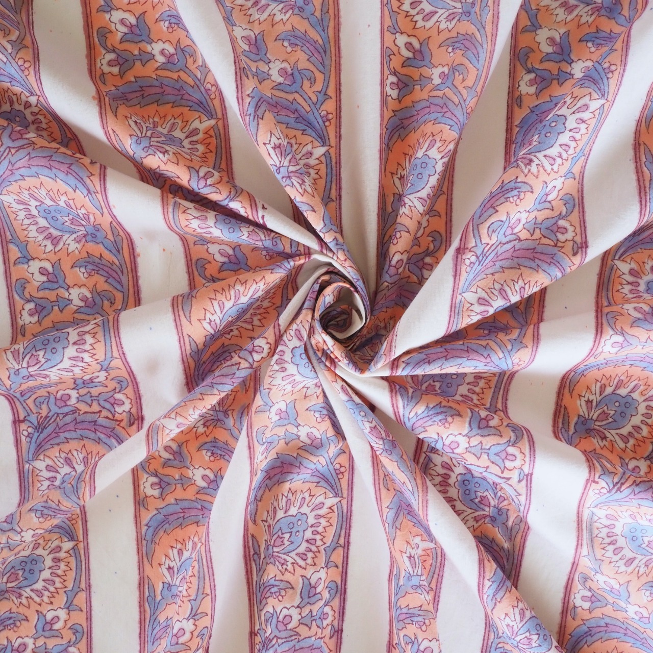 ブロックプリント生地【50cm単位】インド綿 ストライプ柄 淡めオレンジ×パープル #19738-OR2