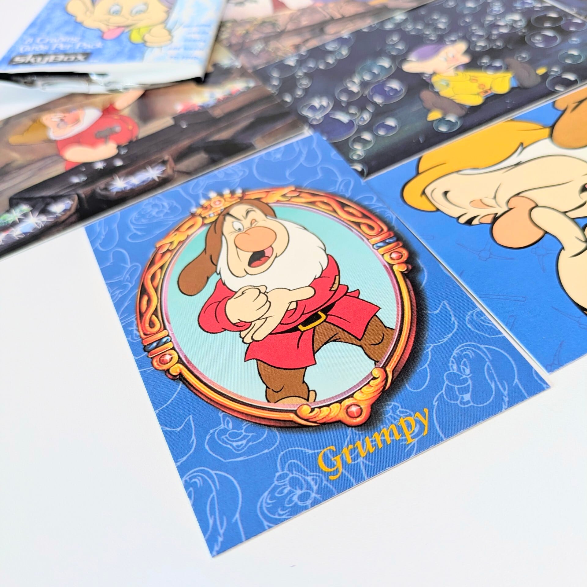 ☆送料無料！☆ 1994-5年製 SKYBOX【 DISNEY Snow White and the Seven Dwarss（ 白雪姫と七人のこびと）】Series2 / トレーディングカード 単品 （1個= 8CARDS入）〚アメリカン雑貨 アメトイ〛