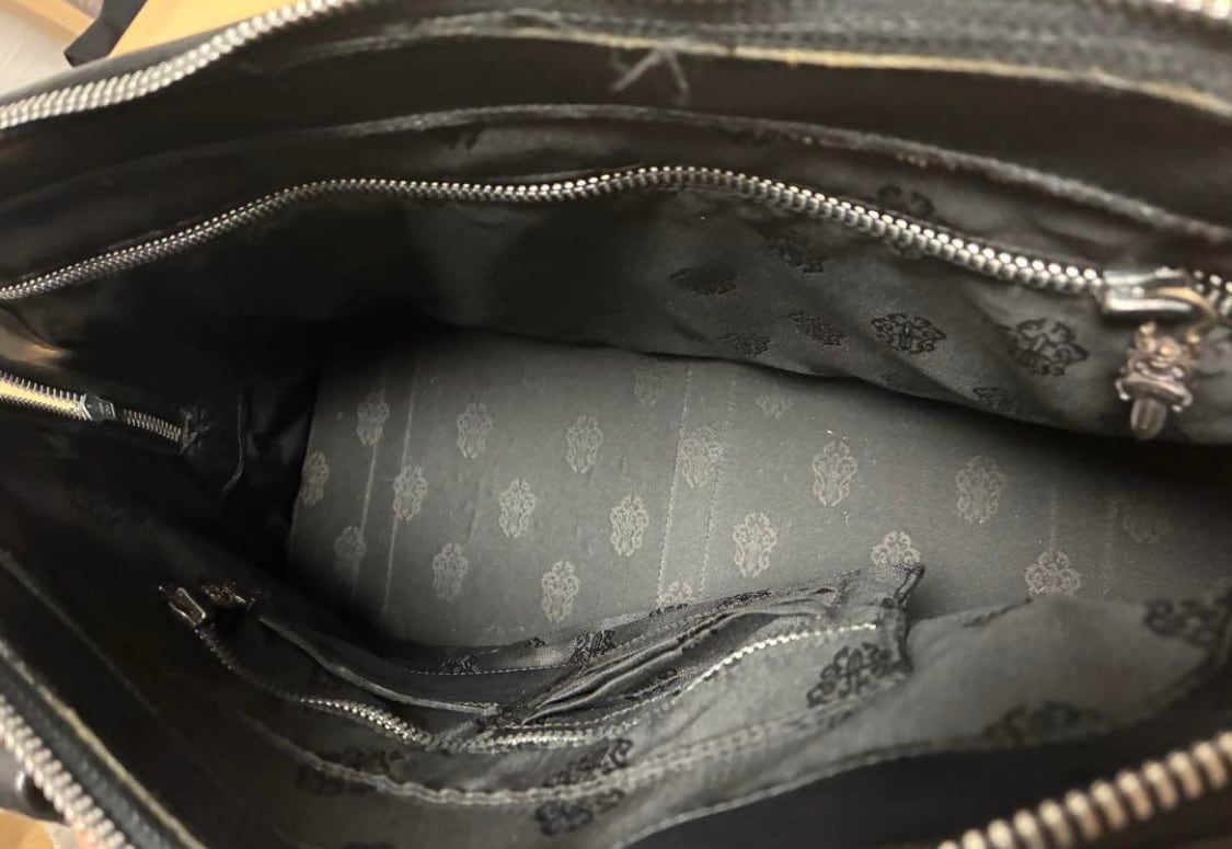 クロムハーツ　黒レザー ボストンバッグ チャーム付き クロムハーツ黒レザー ボストンバッグ チャーム付き