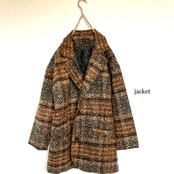 チェックのピーコート