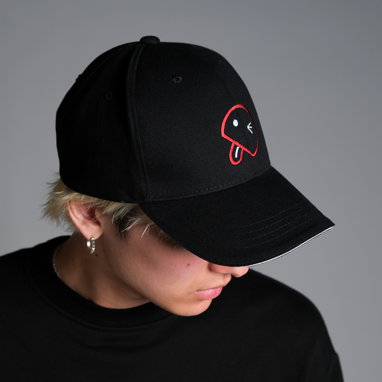 ベーマーク刺繍キャップ