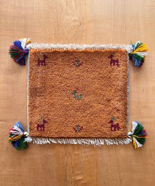 ギャッベ シラーズ産 座布団サイズ 新品 ペルシャ絨毯 トライバルラグ