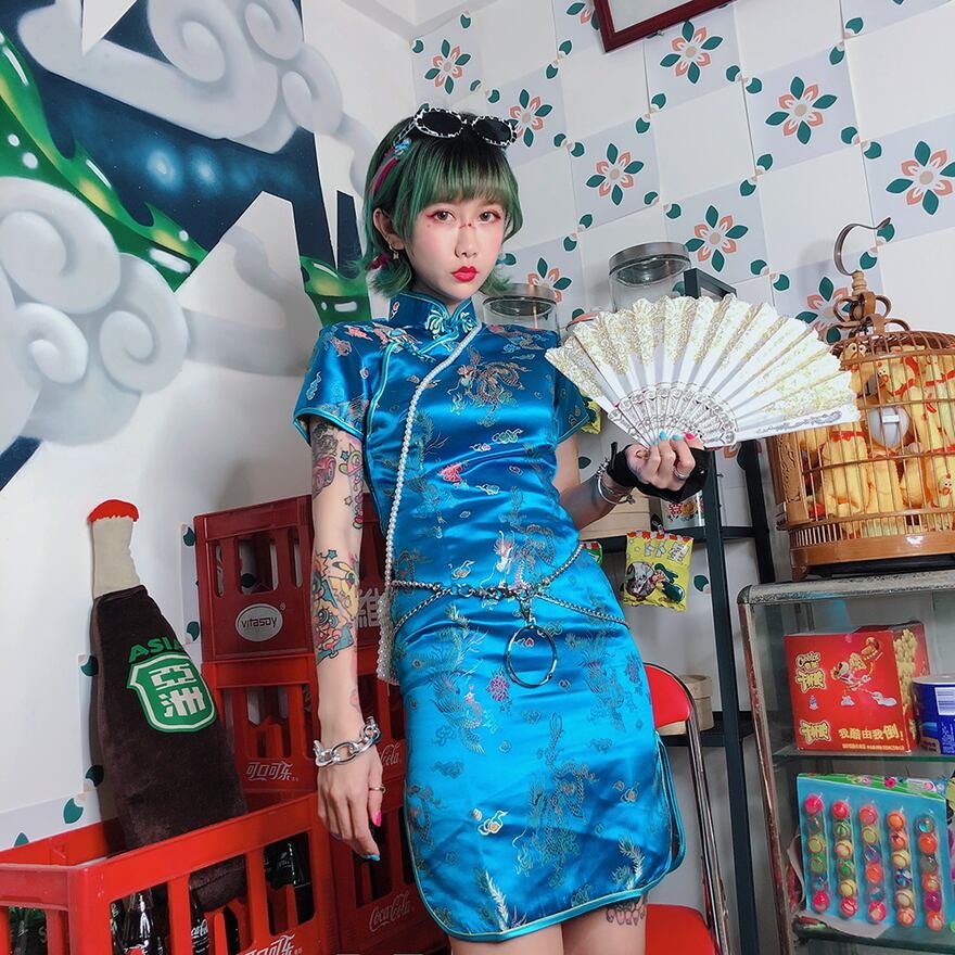 VIVIENNE TAM ドラゴン刺繍チャイナドレス 青いドラゴン刺繍のチャイナドレス