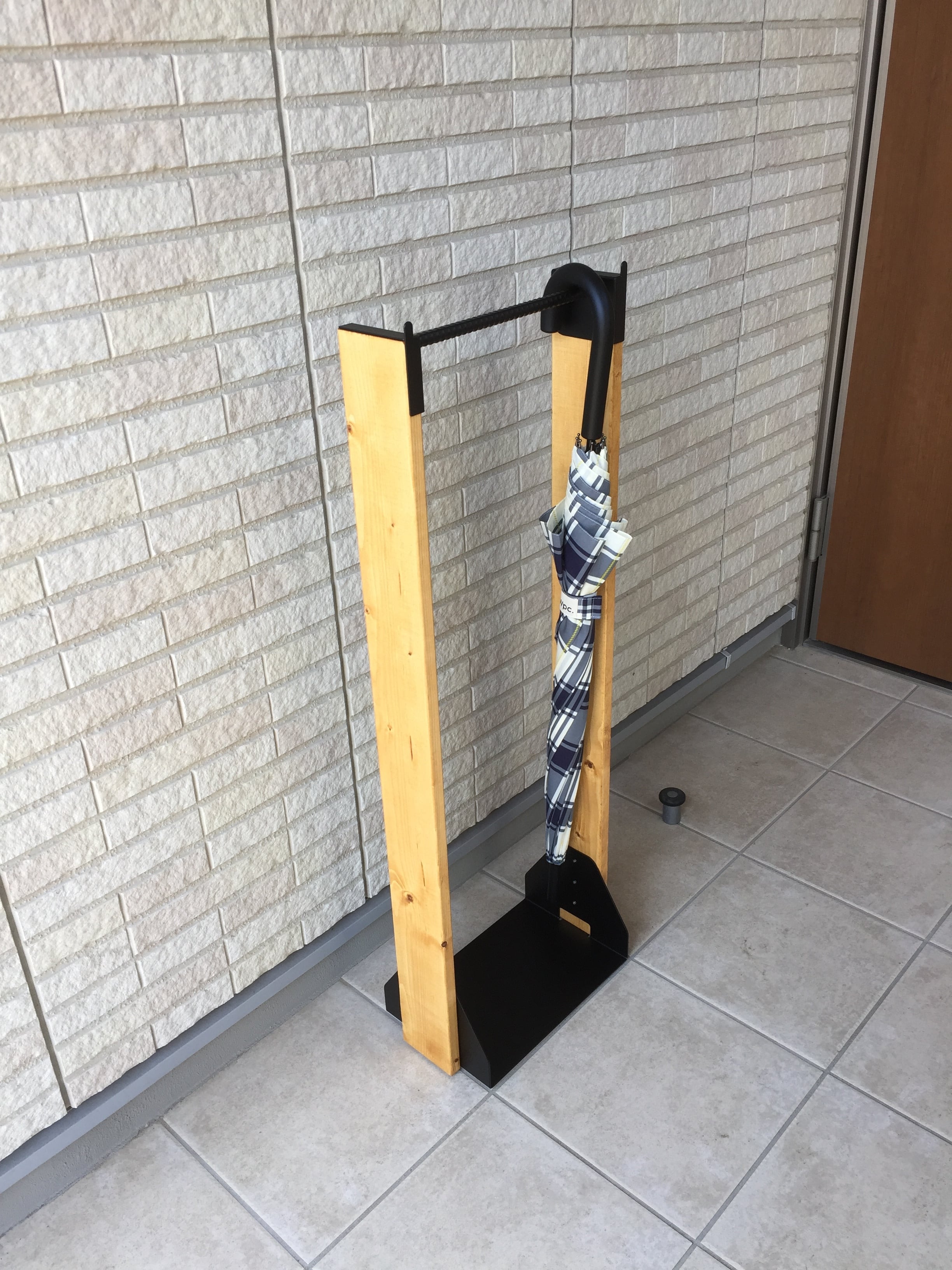 ☆12本収納可！傘ハンガー＋小物トレー付 マットブラック 【公式通販】