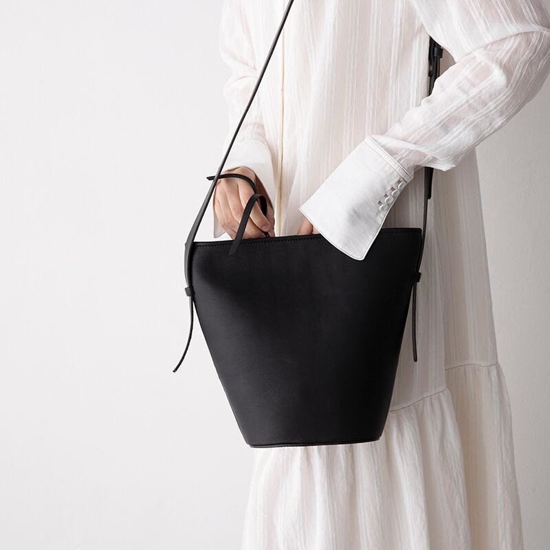 バケットショルダーバッグ M ( Bucket Bag M / C00120DN ) | dono