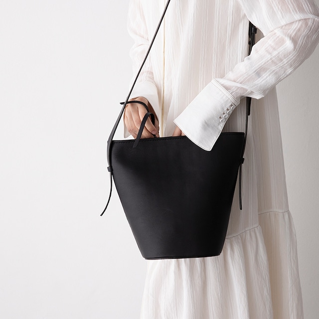 バケットショルダーバッグ M ( Bucket Bag M / C00120DN )