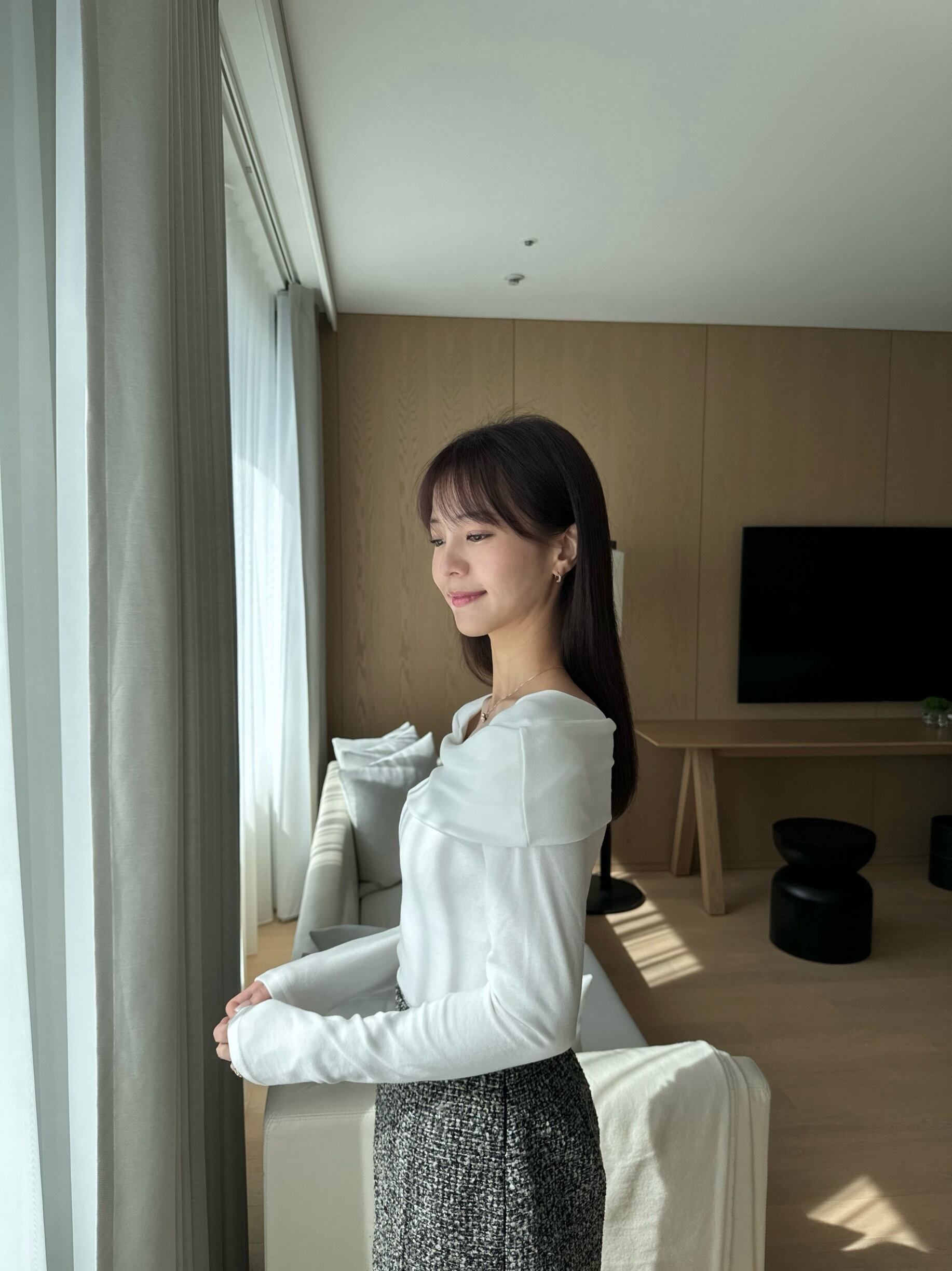 オフショル風 ロングTシャツ WHITE | on off focus inc.