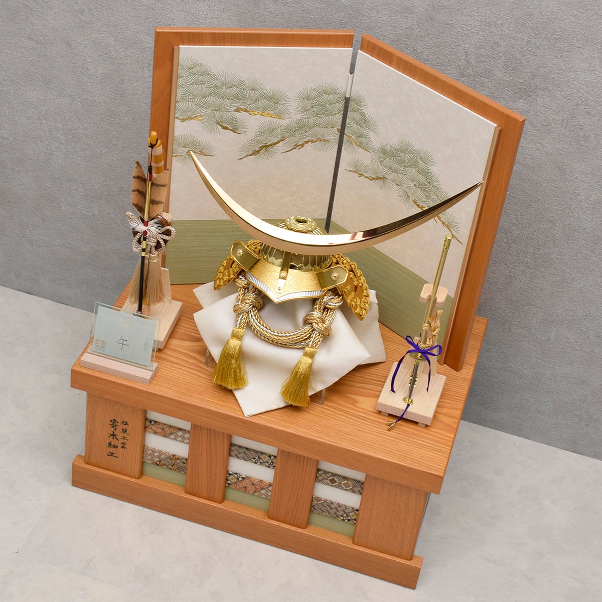 実家の飾り物 兜飾り【黄金伊達政宗・青針松】タモ突板収納上手｜寄木細工｜おしゃれ