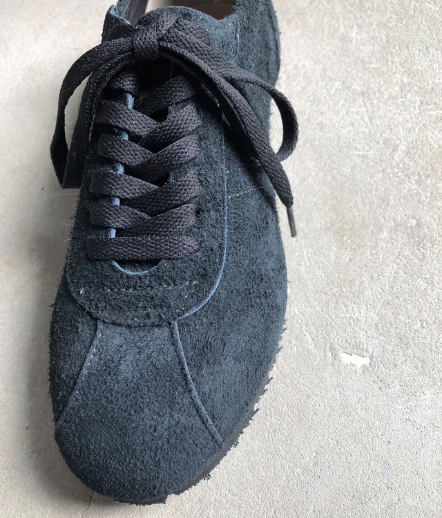 【余った革でちょっとお得に！】クラシックなデザインと本革の上質感！EMAのスニーカー/起毛ブラックレザー