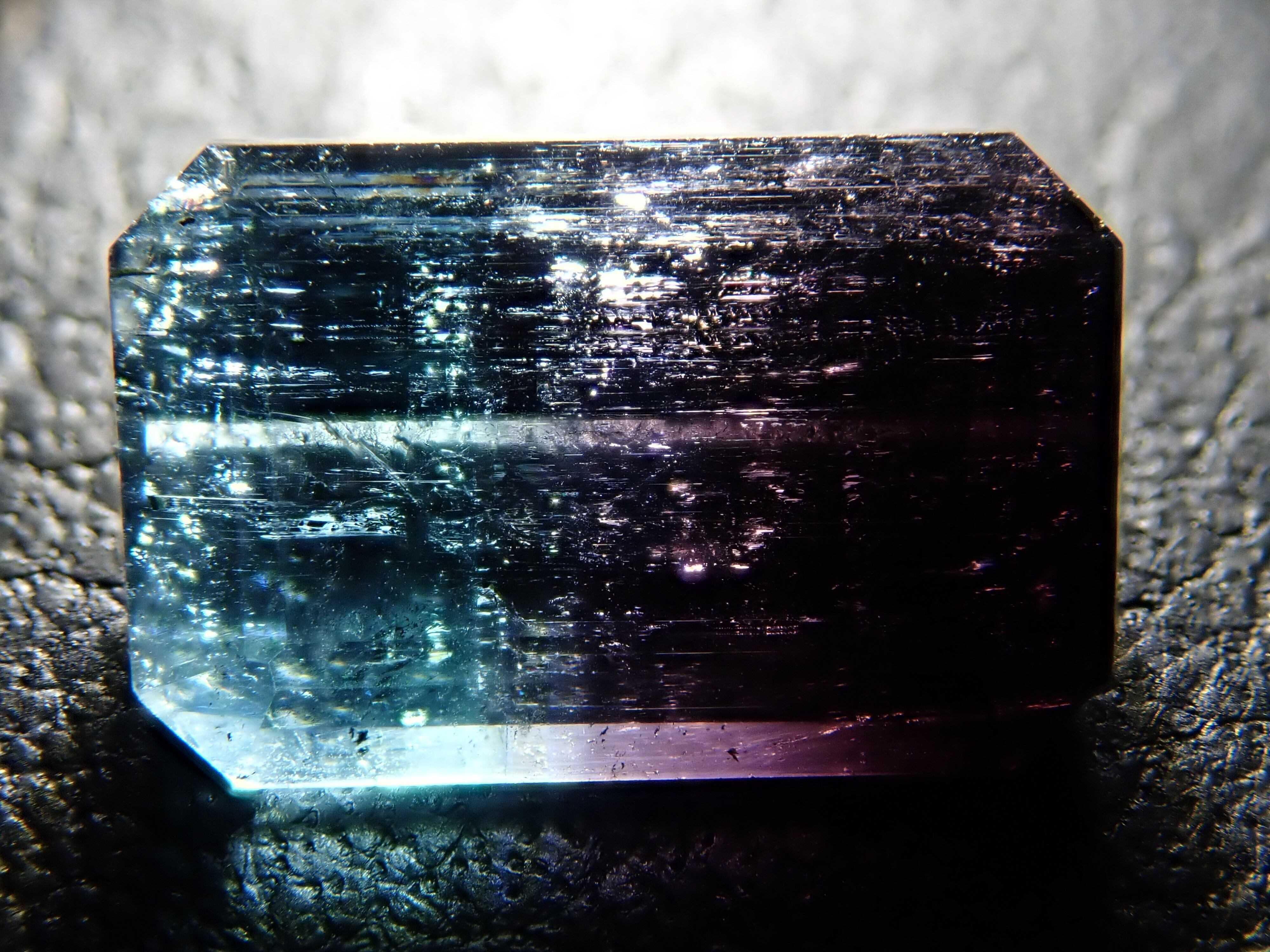 トルマリン - アフガニスタン⁄ピーチ鉱山産トルマリン結晶 結晶 | Q8 トルマリン - アフガニスタン⁄ピーチ鉱山産トルマリン結晶 結晶 | Q8