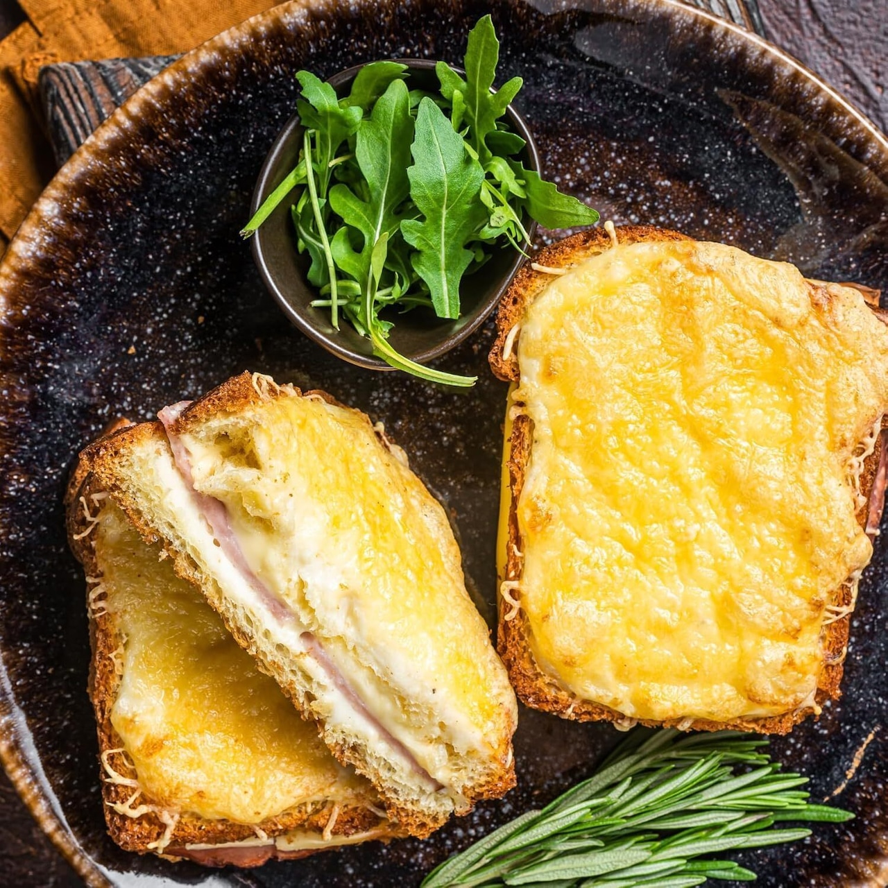フランス産 コンテ・ド・モンターニュ 18ヶ月熟成 ハードチーズ 2kg|グラスフェッド・切りたて|業務用・ワイン・フォンデュに Freshly Cut COMTE DE MONTAGNE 18M+ Aged Grassfed Hard Cheese 2kg