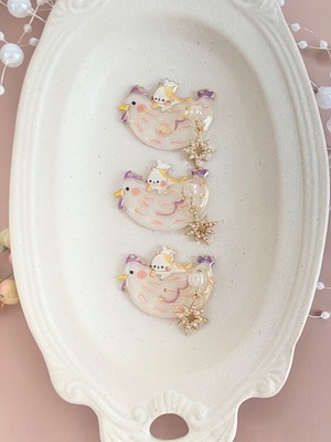 ブローチ『コネコネさんとちびコッコ』