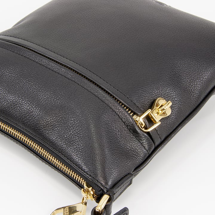 本物・送料無料・極美品】LOEWE・ロエベ・ショルダーバッグ(人気・綺麗