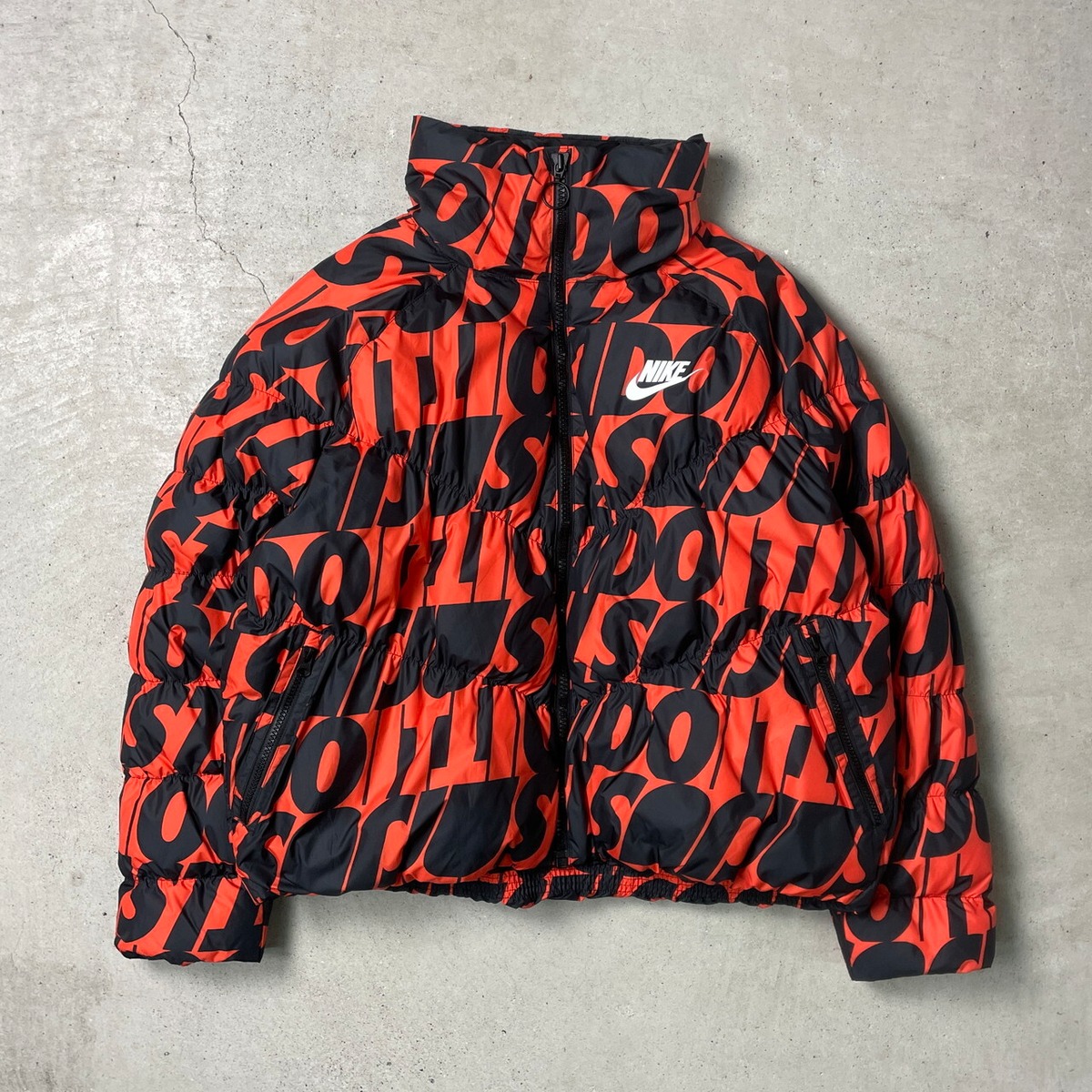 NIKE ナイキ シンセティックダウンフィルジャケット 総柄 ショート丈 