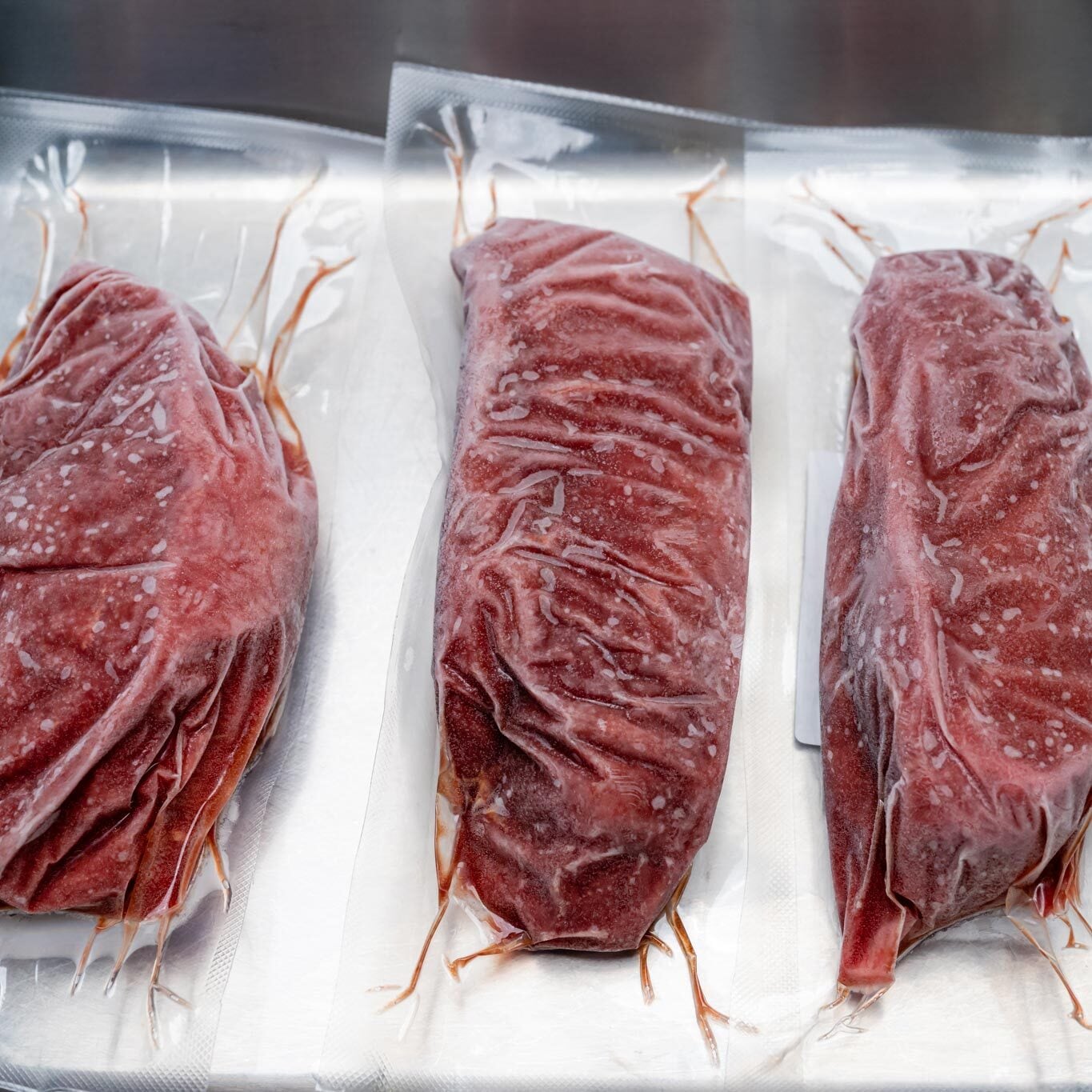 馬刺し 100g カナダ産 ※冷凍発送のみ | 阿部精肉店オンラインショップ