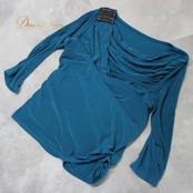 社交ダンス 衣装 スタンダード トップス レッスンウェア 練習着 オールシーズン Leirena レイリーナ グリーン系 青緑 長袖 シンプル 上品 落ち着き 華やぎ 洗練 光 ラインストーン コサージュ 伸縮性 フォーマル カジュアル 体型カバー ショート丈 レディース おしゃれ ダンスウェア 練習用 トップス スタイリッシュ