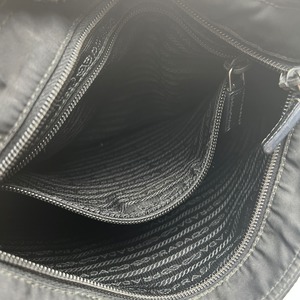 PRADA プラダ ナイロン ショルダーバッグ 黒 A-12493