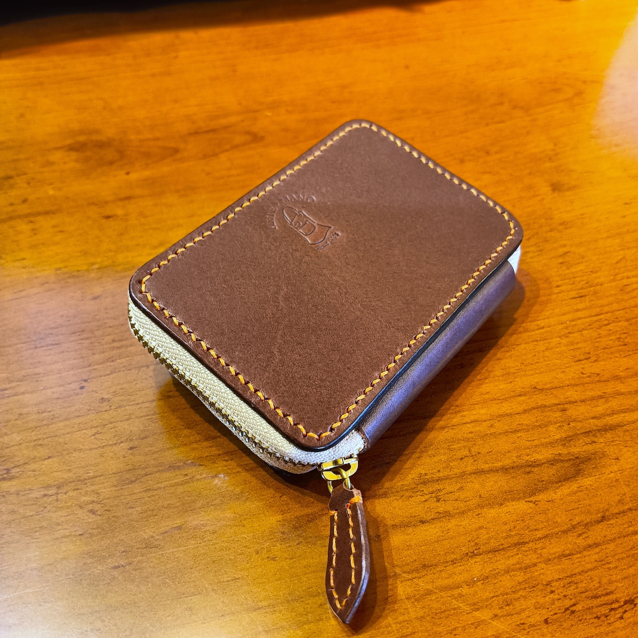 【全て手作りの一点もの革小物】日常の隣に*ビスコットシリーズ*お金も入るファスナーカードケース~アルテ・マーノ~