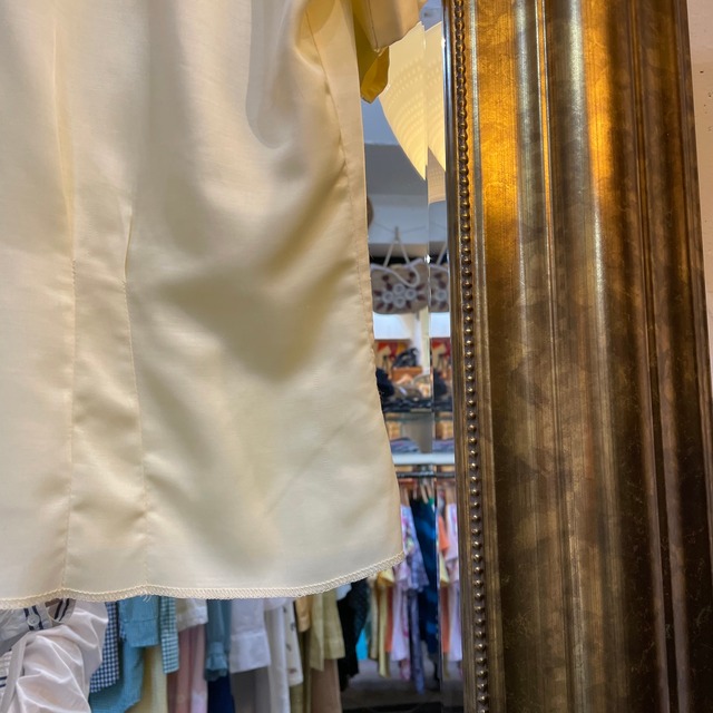 VINTAGE 50-60's yellow flower embroidery blouse