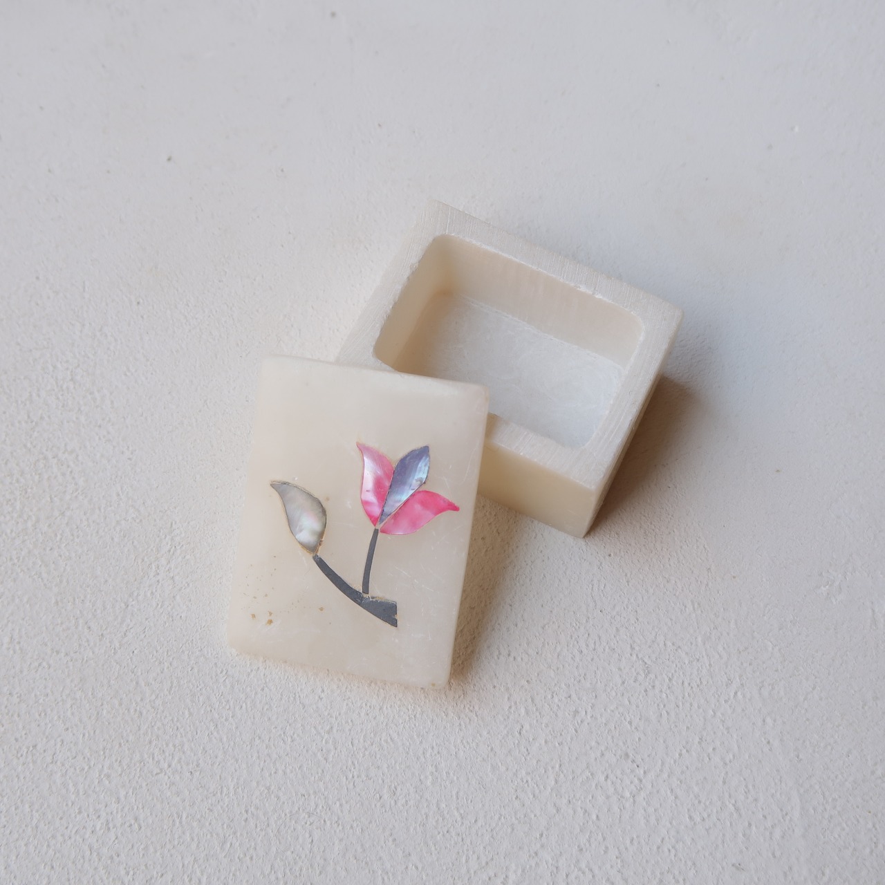 小さなお花のケース