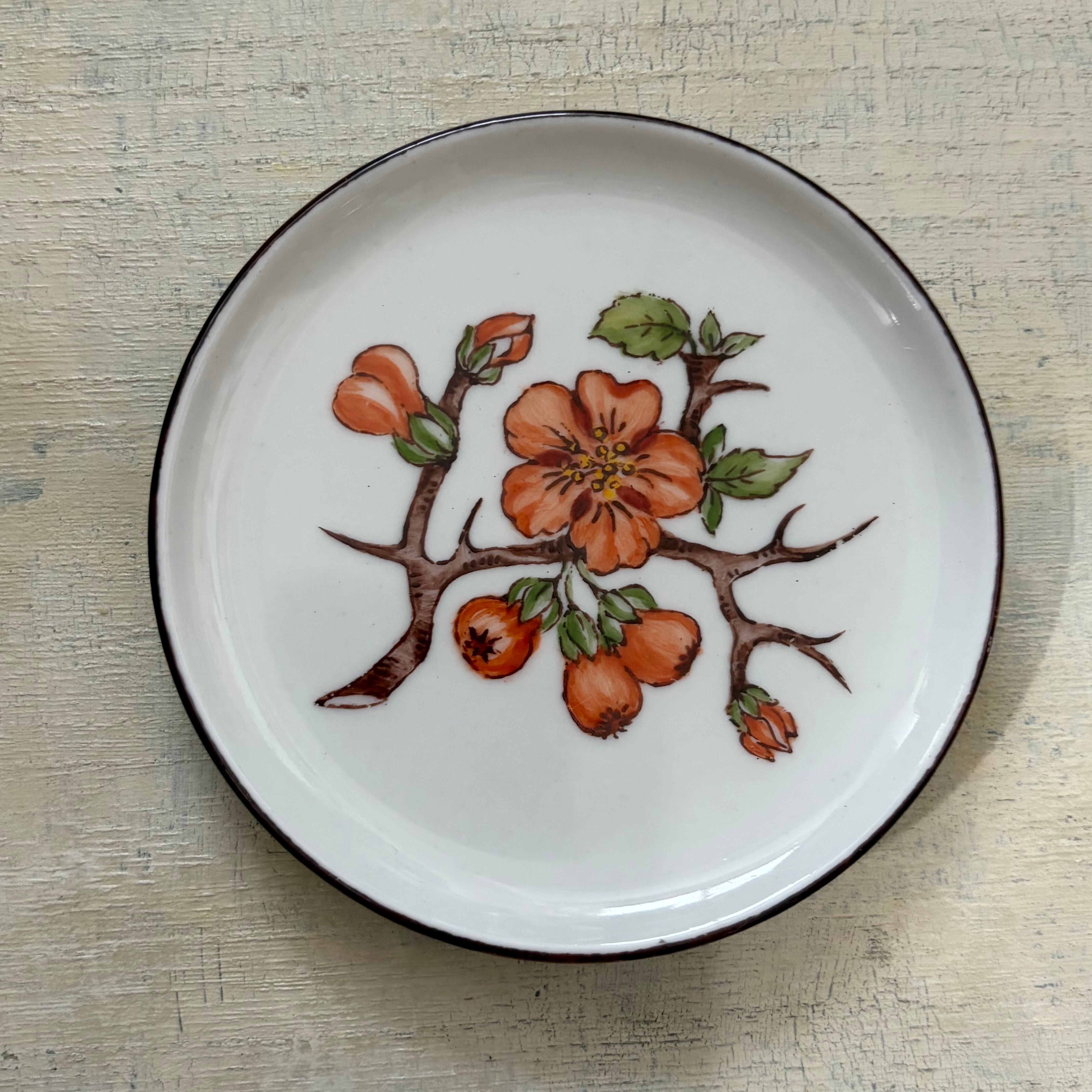 手描きの花模様の小皿③