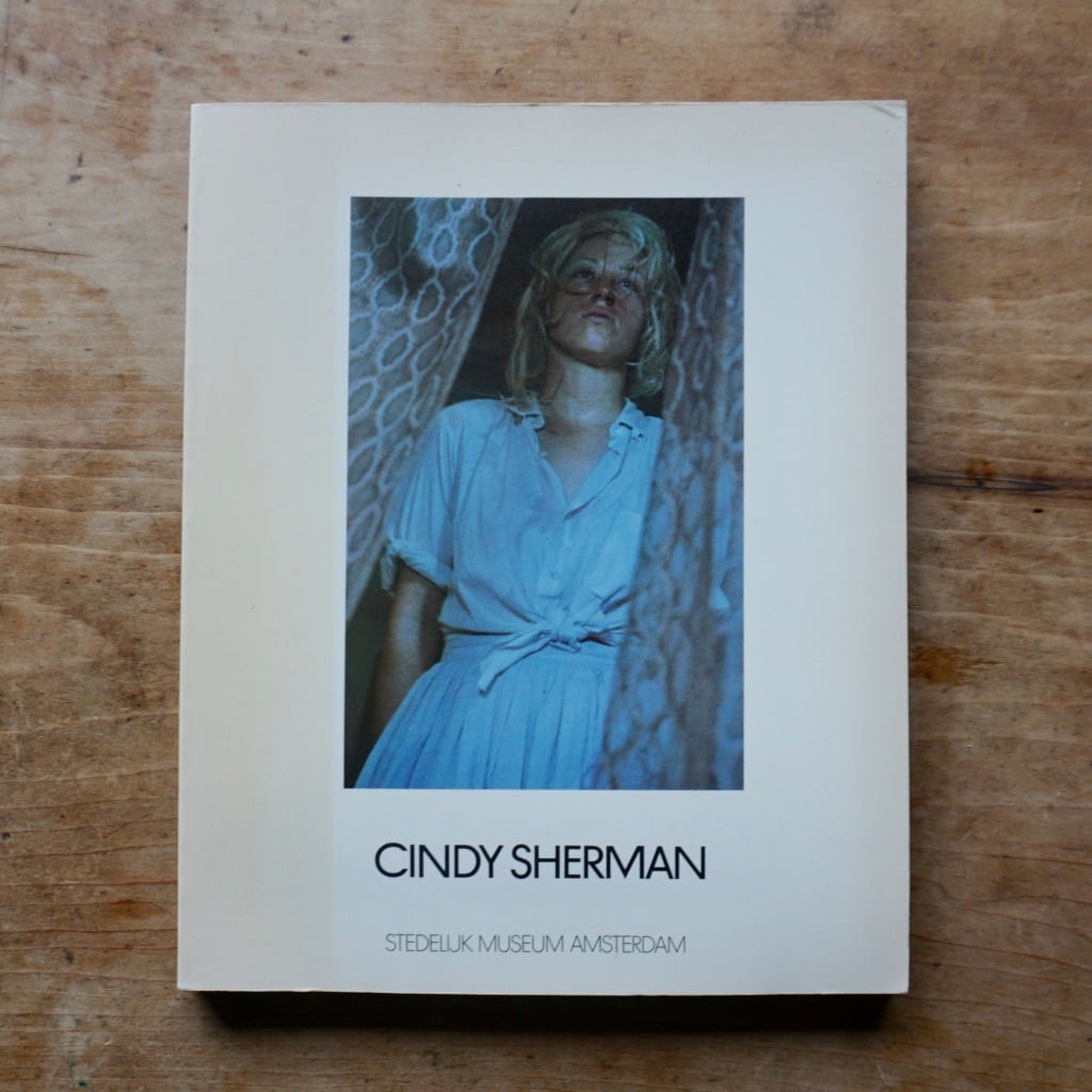 【絶版洋古書】シンディー・シャーマン　Cindy Sherman　Stedelijk Museum  1982    [310195060]