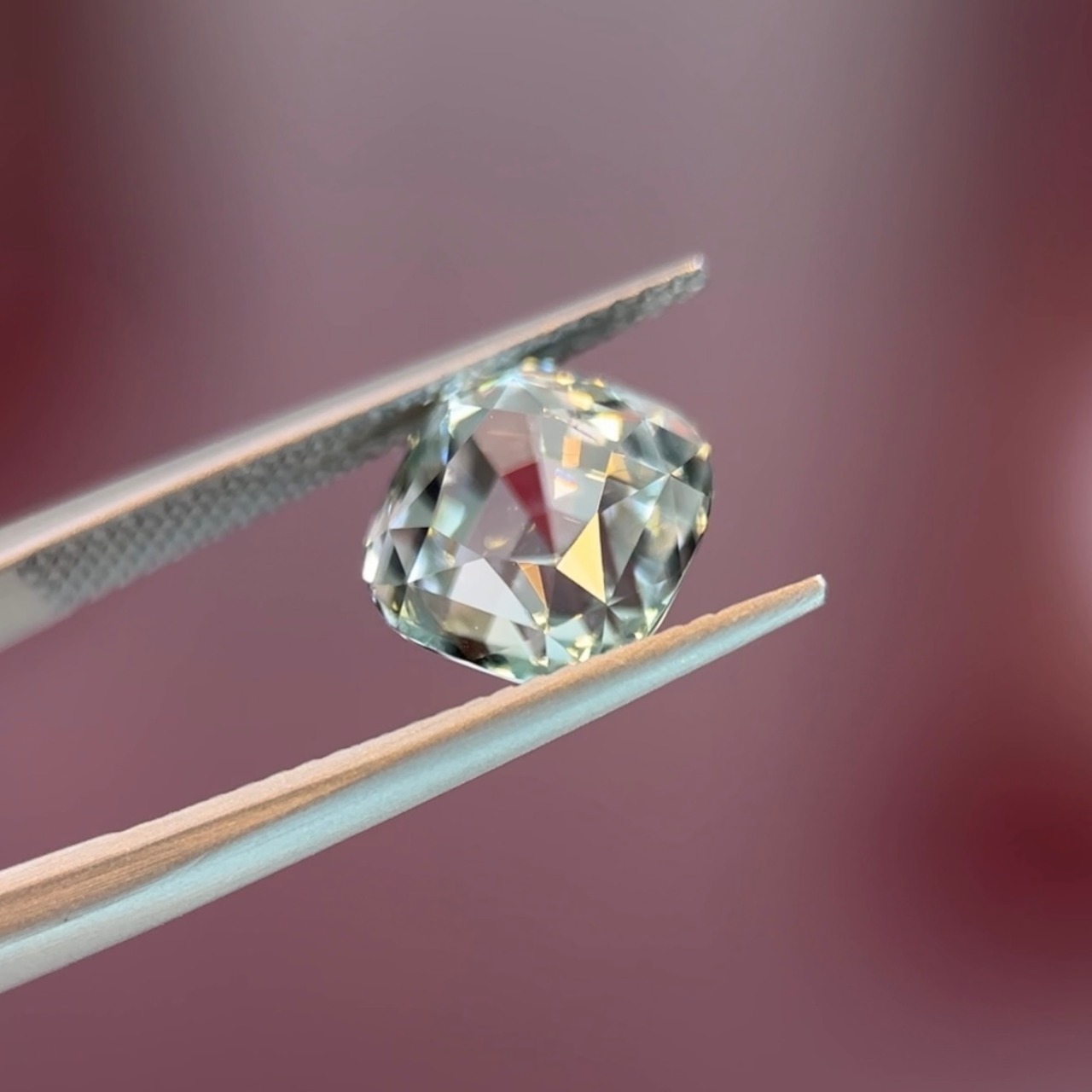 グラデーションカラートルマリン クッション 8.8x8.8x7.5mm, 4.10ct, アフガニスタン産