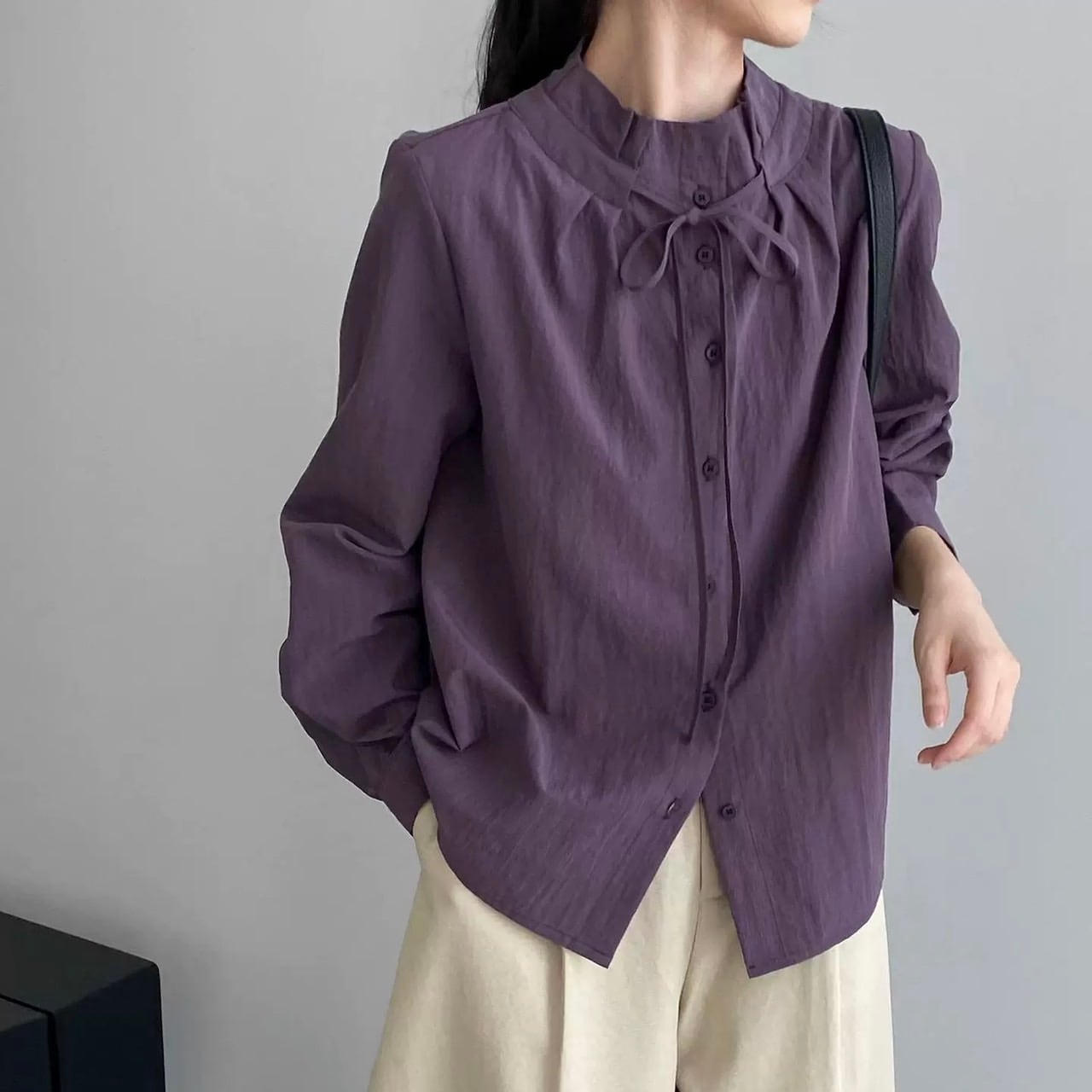 ハーフネックストラップブラウス 233062