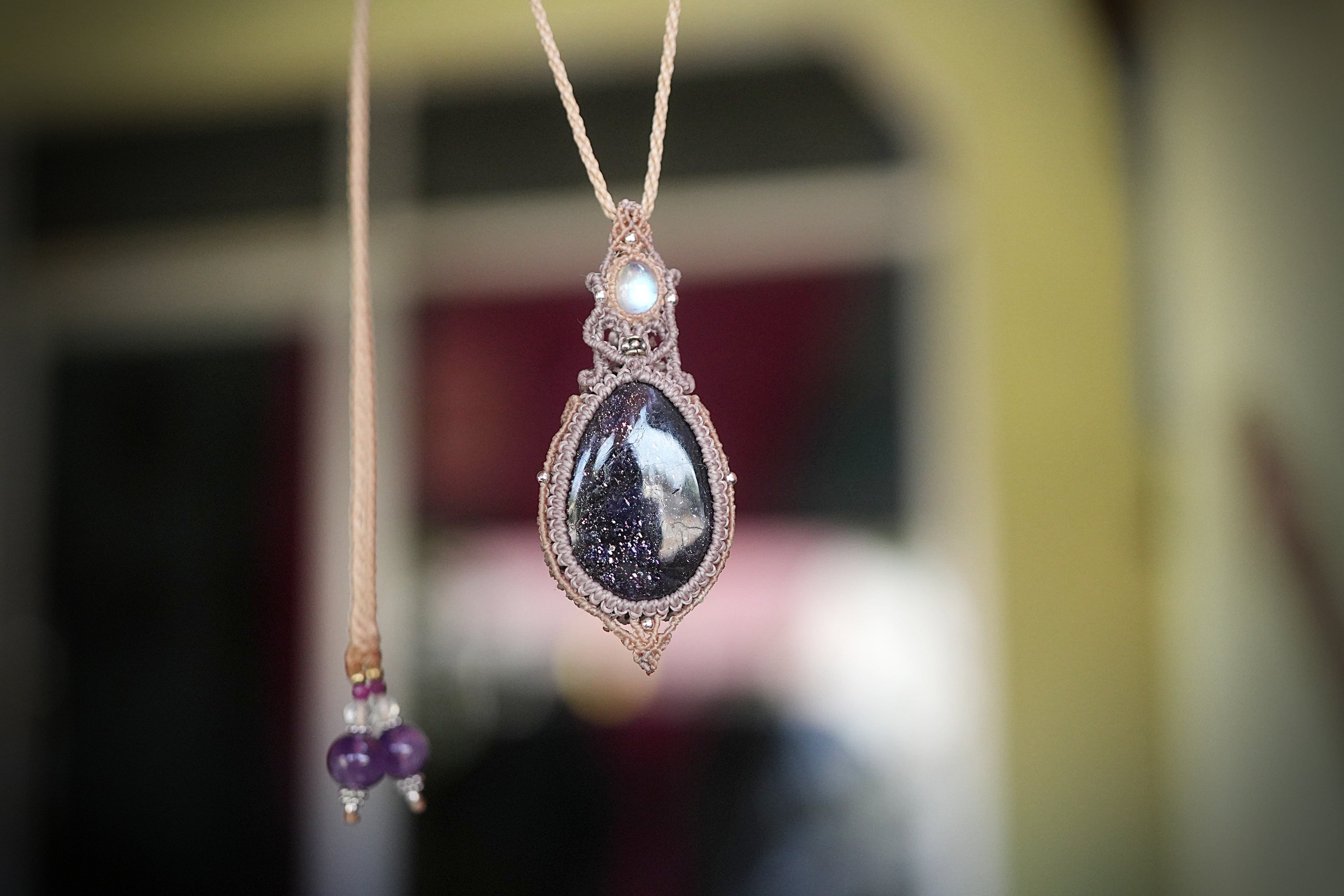 月と宇宙☆moonstone iolite sunstone マクラメネックレス1939 | Funky