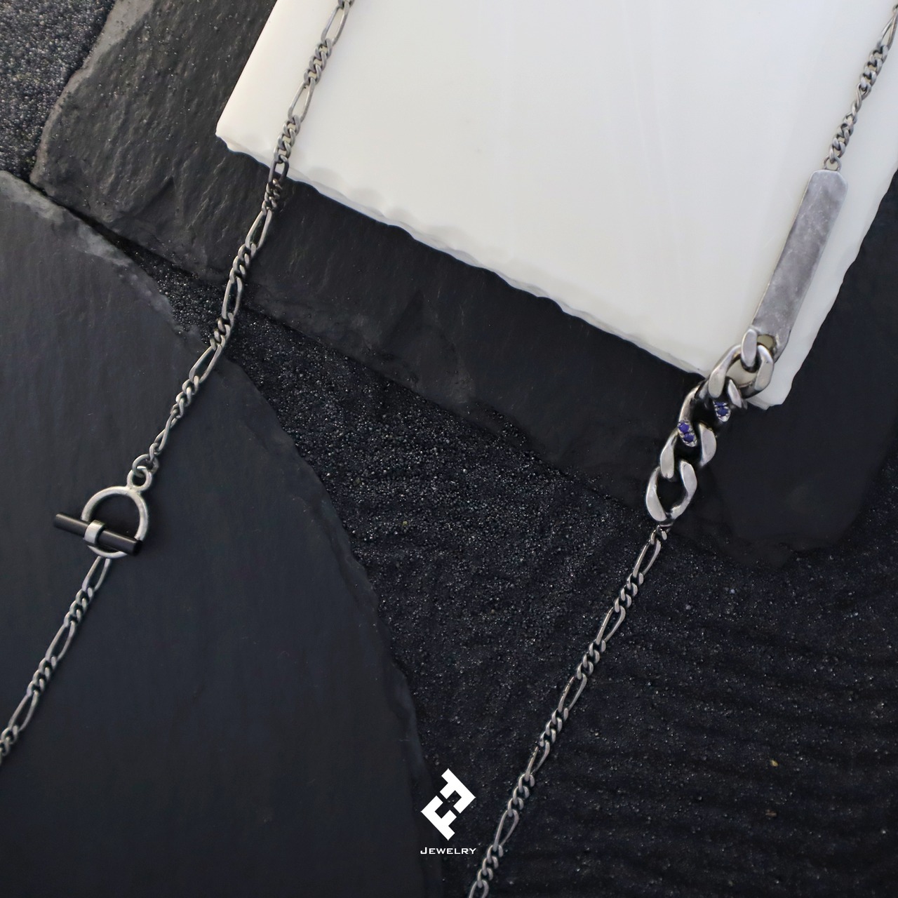 +cadenas・ バーネックレス (black+sapphire)