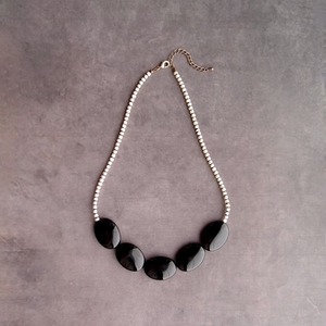 Big Onyx Plane Necklace／オーバルオニキス プレーンネックレス（Ivory）