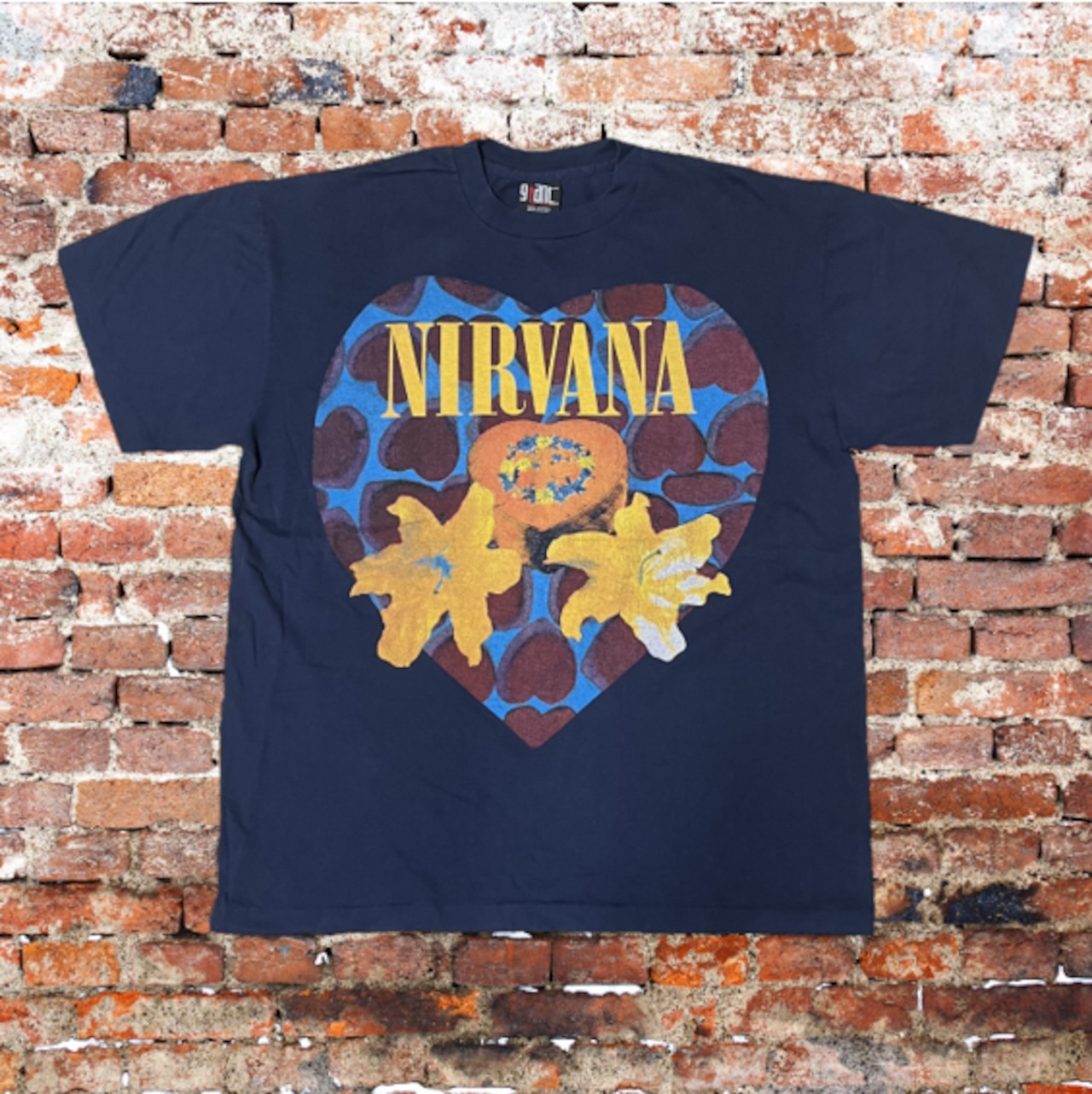 Nirvana / ニルヴァーナ Tシャツ Heart-Shaped Box T-Shirt navy Nirvana / ニルヴァーナ Tシャツ Heart-Shaped Box T-Shirt navy
