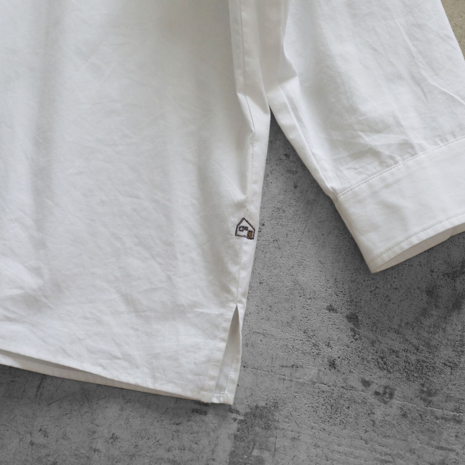 HUIS オーガニックコットンバンドカラーワイドブラウス HUIS / オーガニックコットンバンドカラーワイドブラウス | hinata