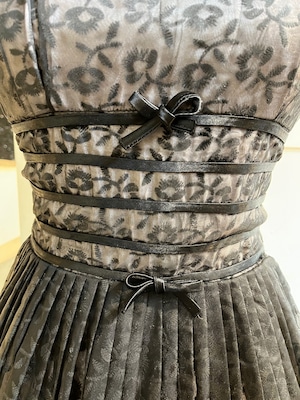 50's black flower lace front ribbons dress