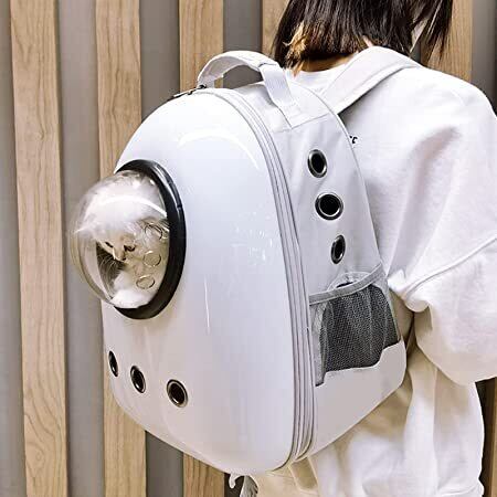 飛び出し防止ハーネスフック搭載、リュックの内側にはフック付き