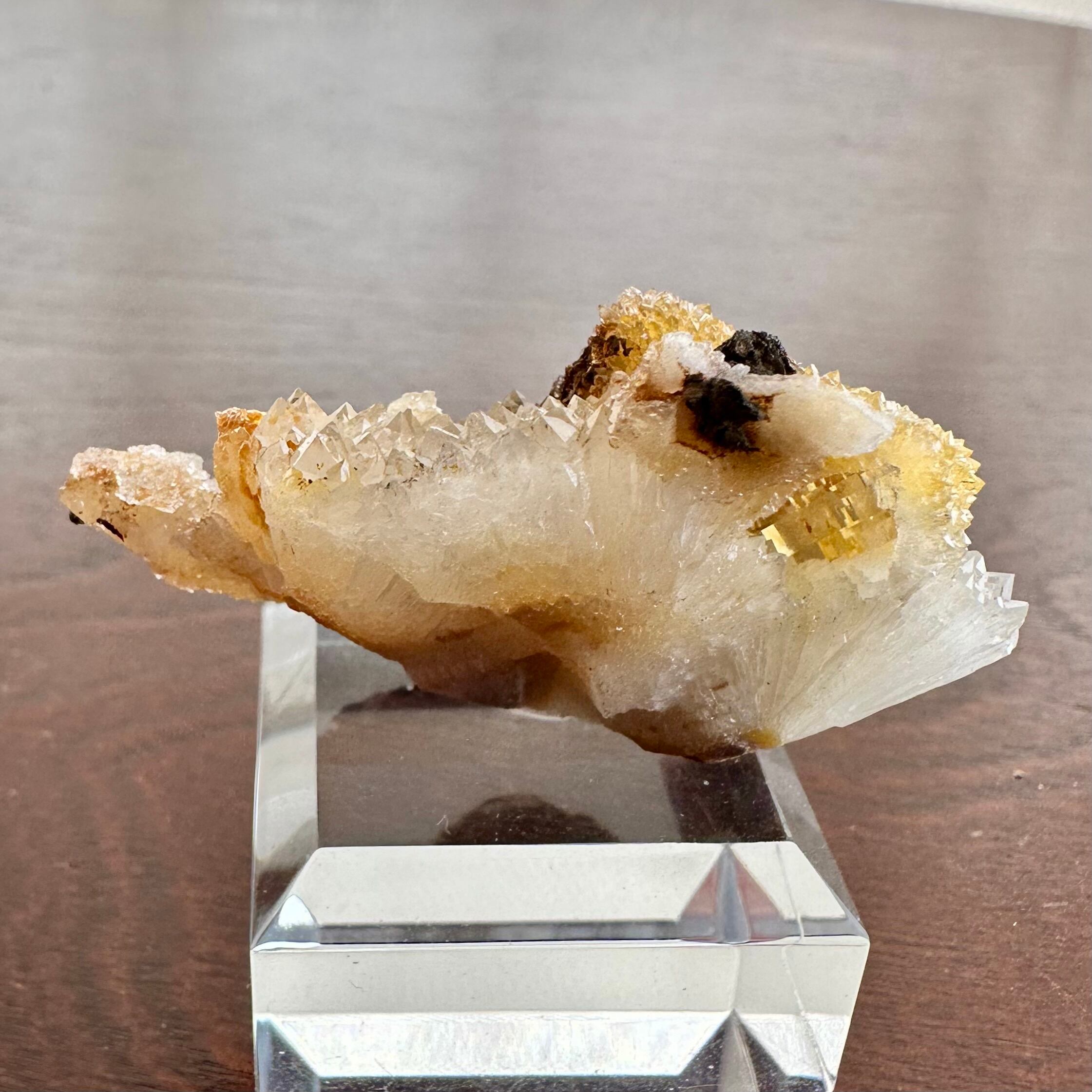 クォーツ（フローライト仮晶）【Quarter psm. Fluorite】フランス産