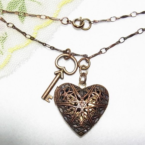 ハートにキーのロケットペンダントネックレス　アクセサリーのセール通販　11129N