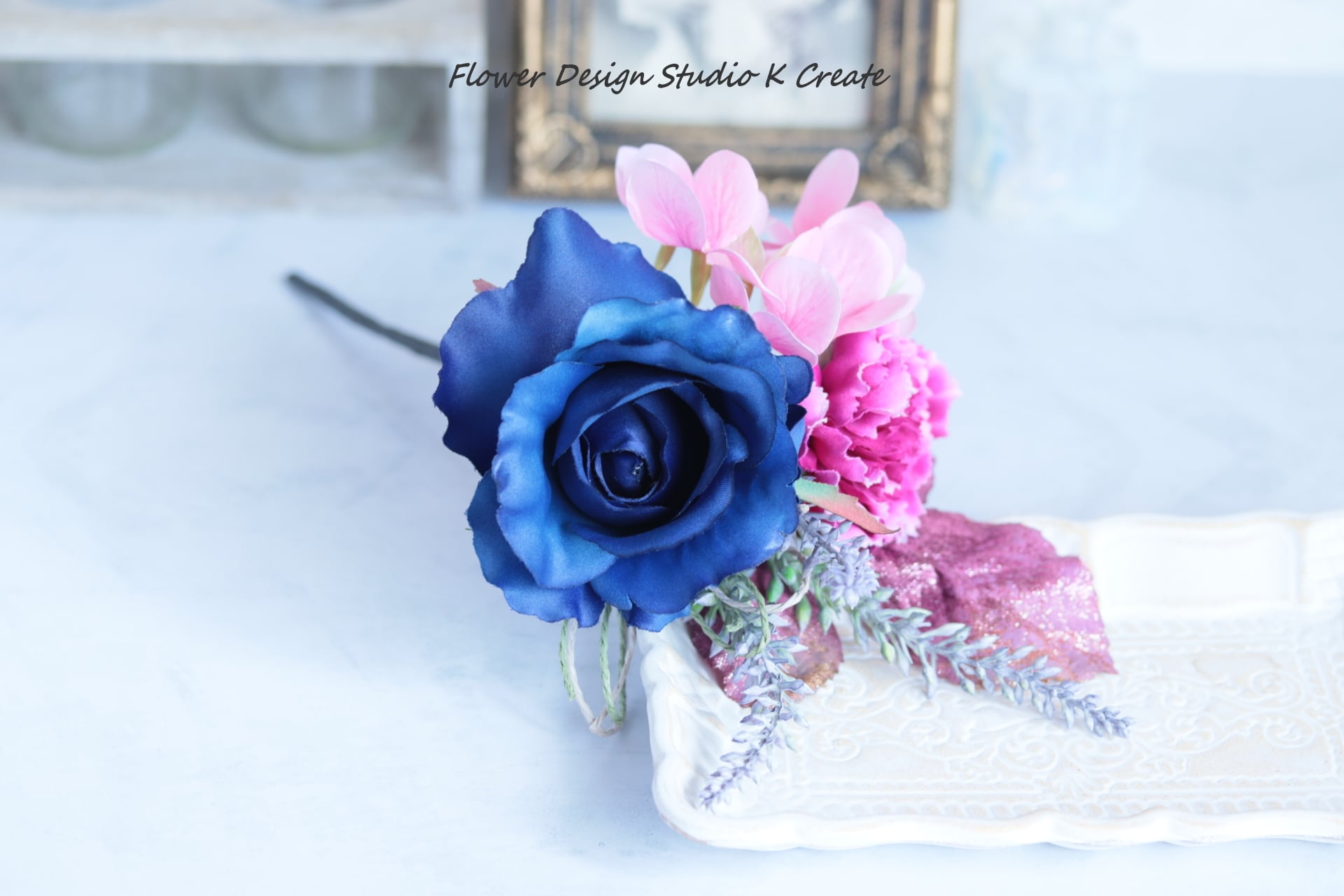 エレガント フラワーアレンジ 薔薇ネイビーベルベット ・クリームカラー エレガント フラワーアレンジ 薔薇ネイビーベルベット ・クリームカラー