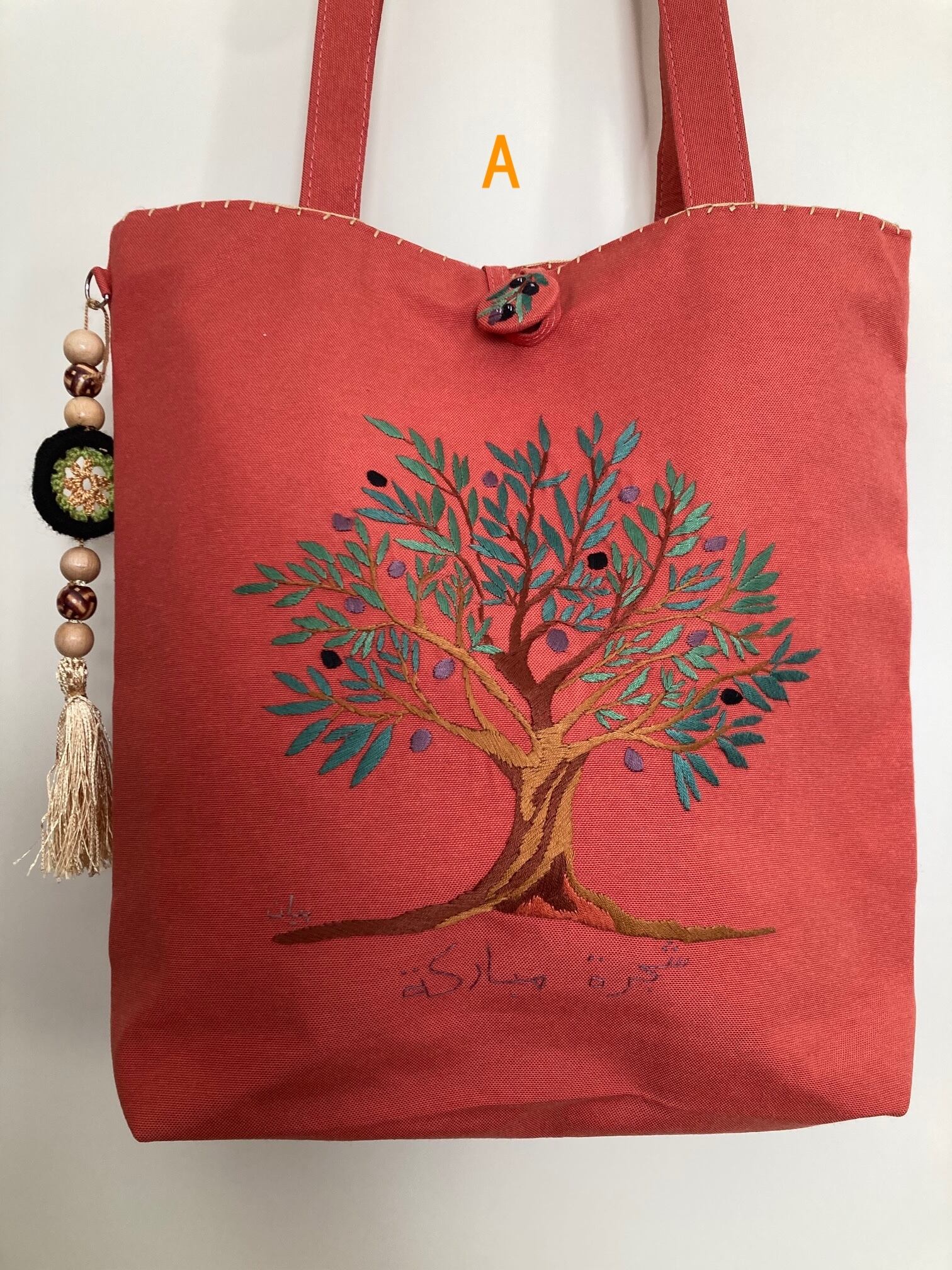 残り一枚! 手刺繍トートバッグ【オリーブ】