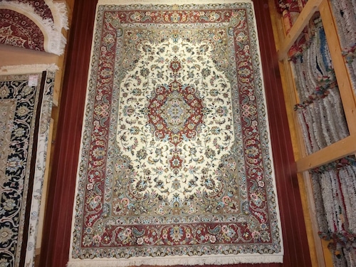 ペルシャ絨毯　手織り カーシャン産　【リビングサイズ】1523