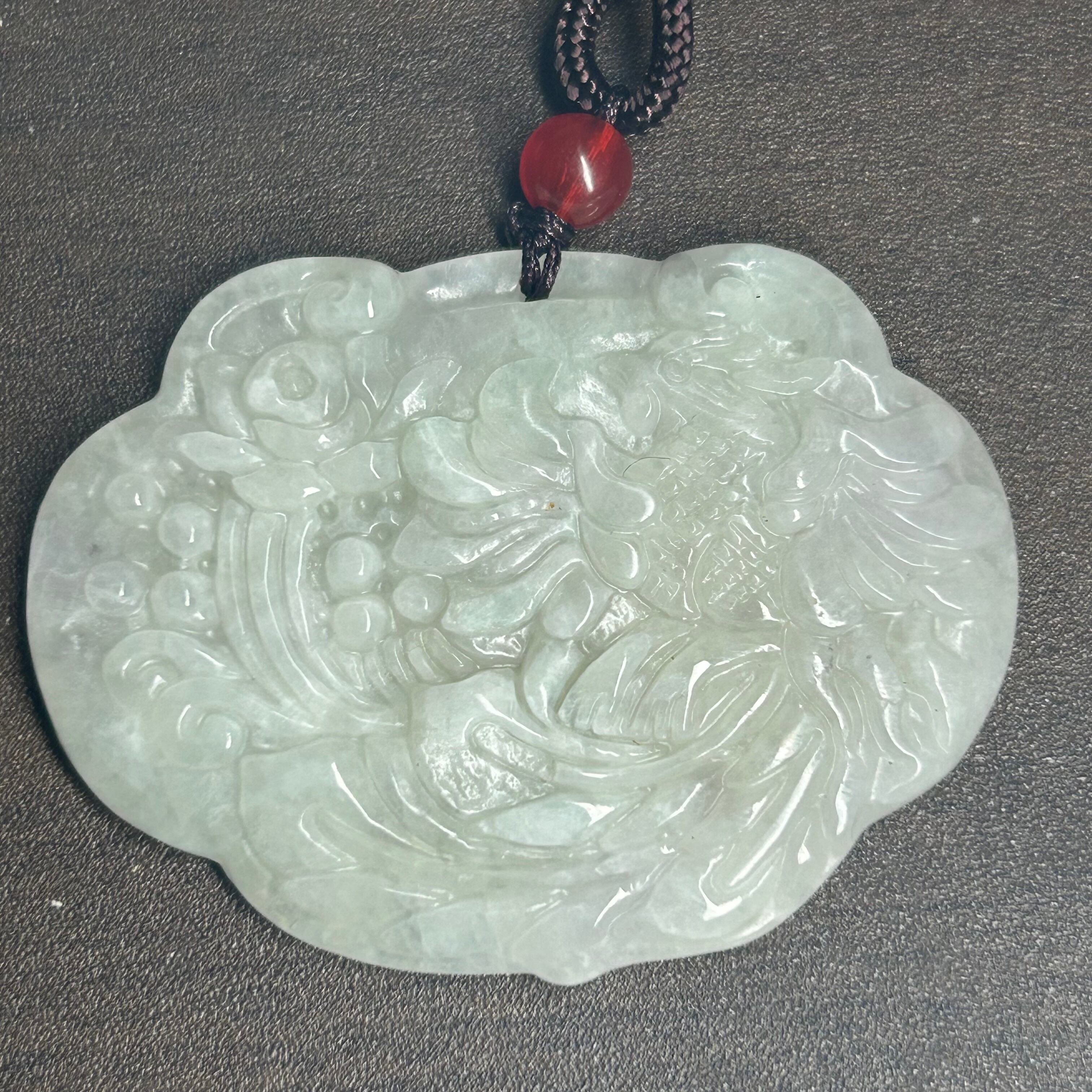 本翡翠ペンダント　氷種　彫刻　無含浸　無着色　お花模様　可愛い　魔除け　お守り 本翡翠ペンダント 氷種 彫刻 無含浸 無着色 お花模様 可愛い 魔除け