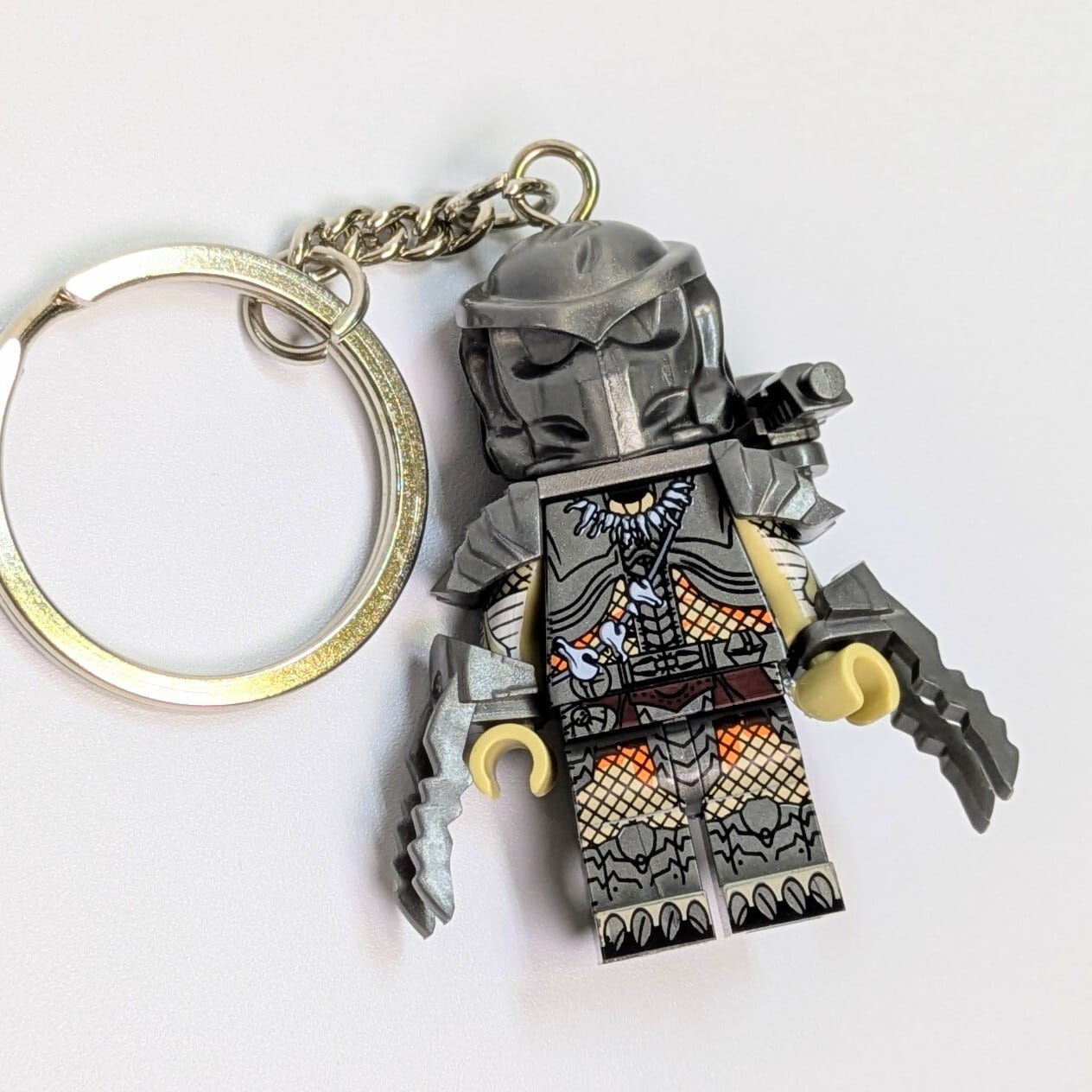 再入荷！【 ブロックフィギュアキーホルダー 】 AVP ( エイリアンvs