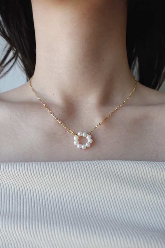 pearl circle necklace