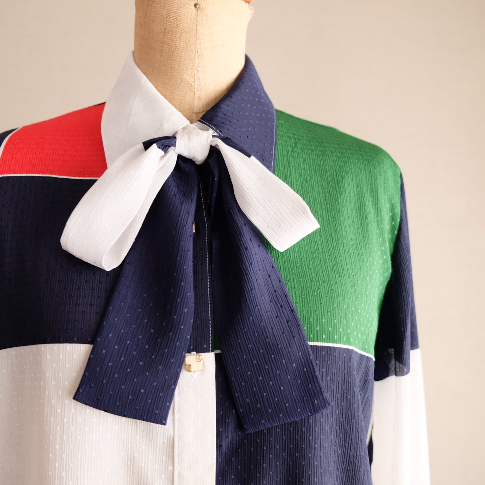 カラーブロックブラウス DORIAN | 古着屋Sique おしゃれ古着とかわいいもの